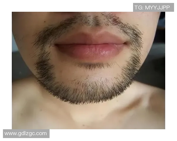 足球球星刮掉胡子后形象大变 网友纷纷惊叹变化太大